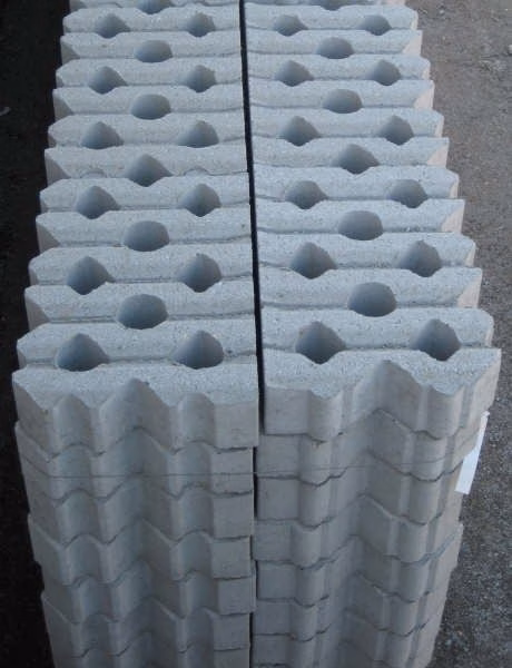 Bermblok 41x61x12 grijs 41 rechte kant