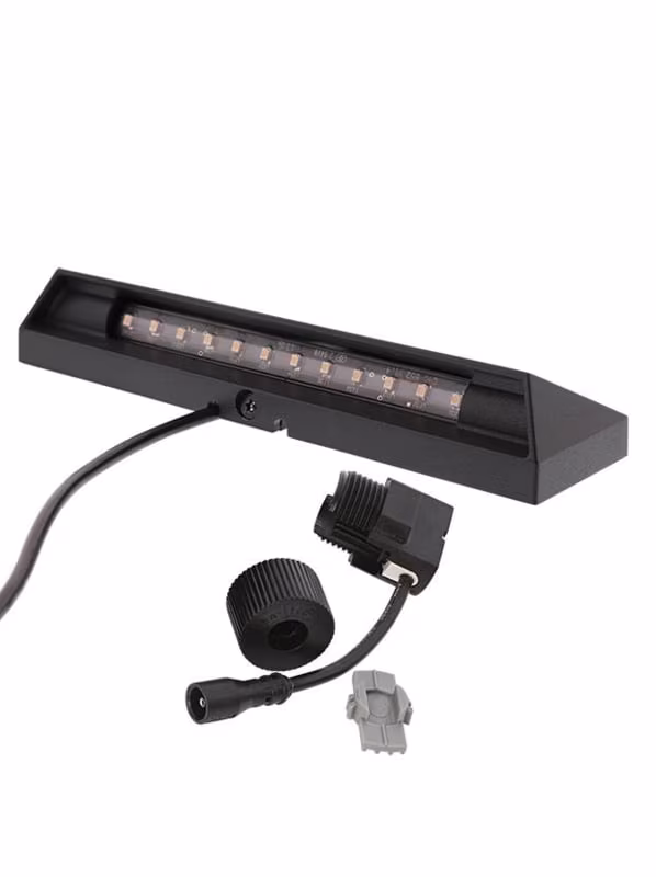 In-lite Wedge Slim wandlamp met kabel, Easy-Lock en connector op witte achtergrond