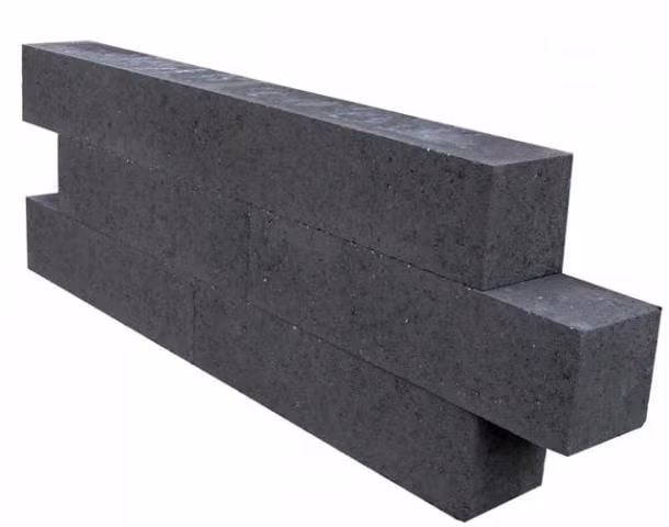 Gestapelde antraciet Wallblock New 15x15x30 blokken met verspringende kopse kanten