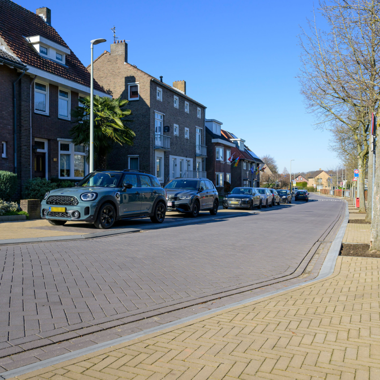 Georetron Donkergeel