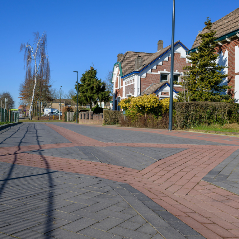 Georetron Donkerrood