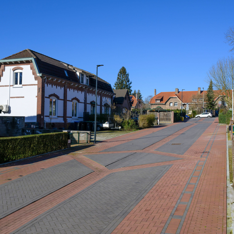 Georetron Donkerrood