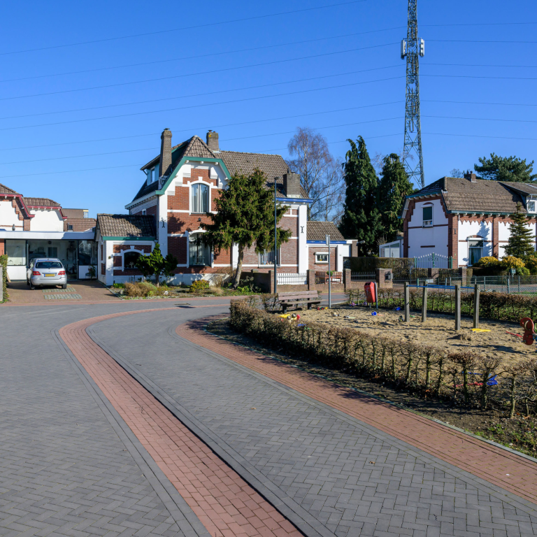 Georetron Donkerrood