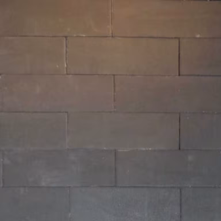 Close-up Romano Strak 33x11x8 cm Nero stapelblokken in halfsteensverband, donkere tint