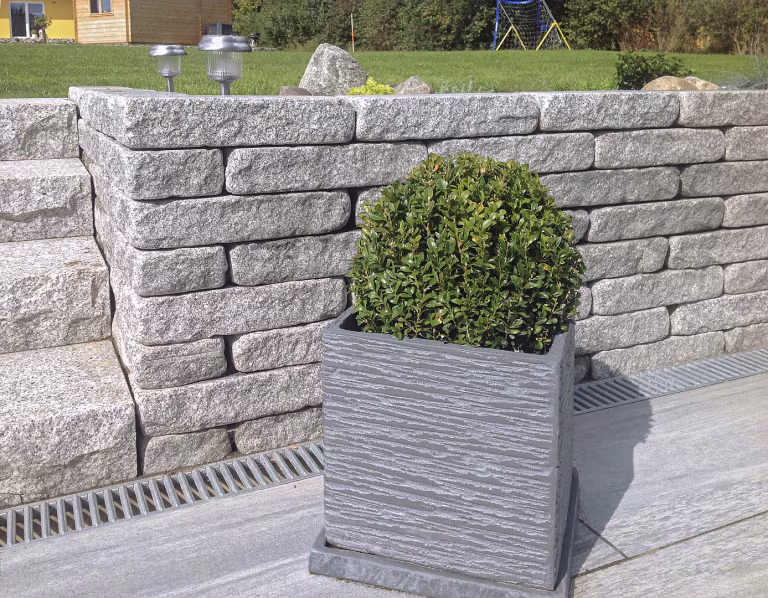 Natuursteen Graniwall Grey Rockface 40x16x8 cm tuinmuur