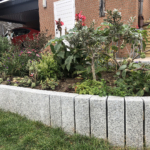 Natuursteen Palissade Graniet Lichtgrijs Piazzo Linea 12x12x100 cm borders