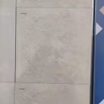 Showroomstaal Kera Full Body Bari 60x60x3 in rek naast andere stalen