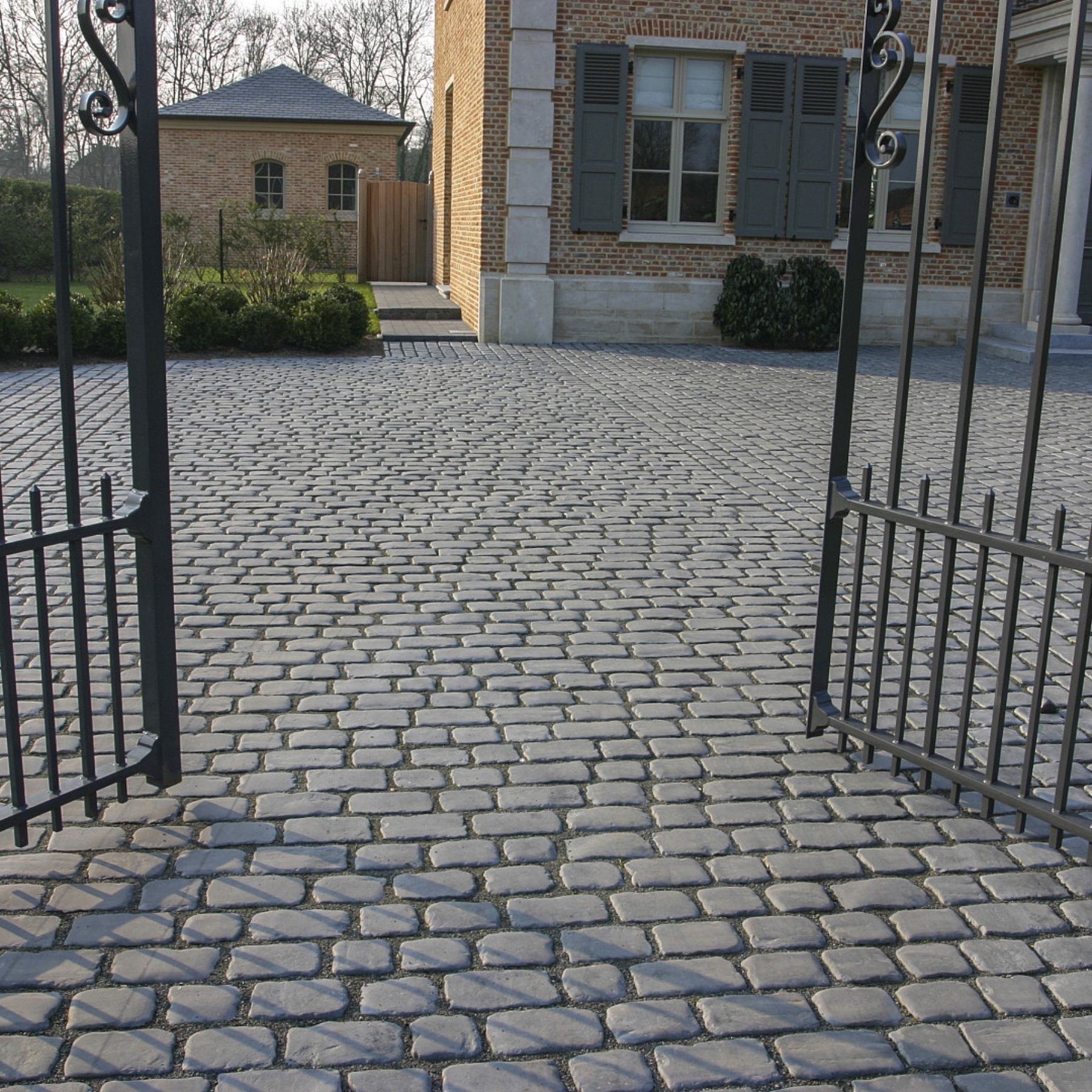 Courtstones Basalt-1