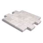Taupe WG Stone Trommelsteen in verband gelegd, losse stenen op witte achtergrond