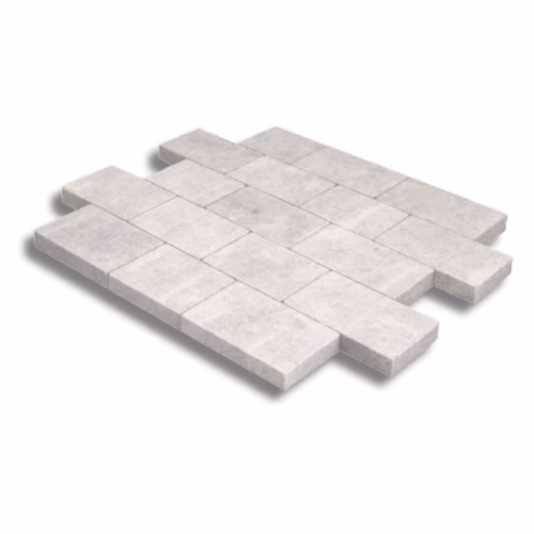 Taupe WG Stone Trommelsteen in verband gelegd, losse stenen op witte achtergrond