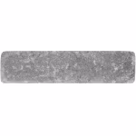 Losse donkergrijze WG Stone Trommelsteen 20x5x7 met zichtbare korrel op witte achtergrond