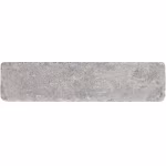 Losse WG Stone Trommelsteen 20x5x7 in warm grijs met zachte getrommelde randen op wit