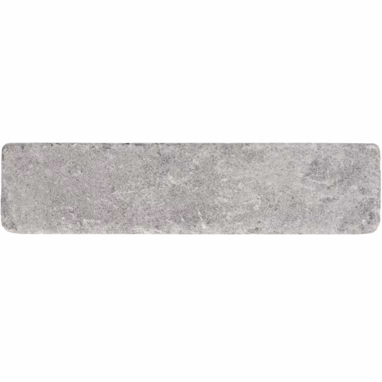 Losse WG Stone Trommelsteen 20x5x7 in warm grijs met zachte getrommelde randen op wit