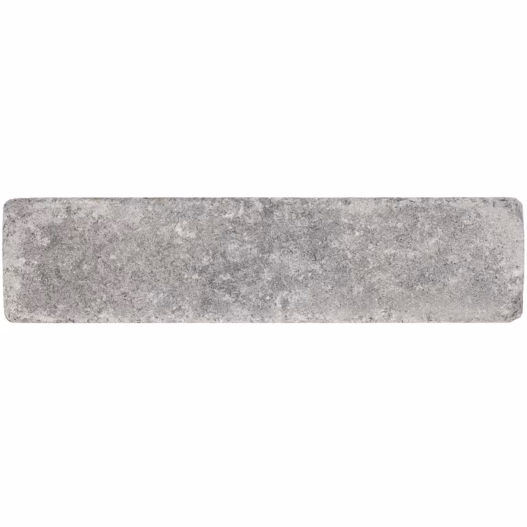 Bovenaanzicht van losse lichtgrijze WG Stone Trommelsteen 20x5x7 op witte achtergrond