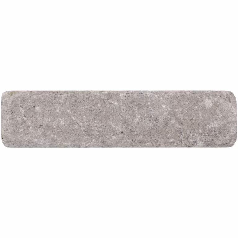 Vrijstaande WG Stone Trommelsteen 20x5x7 taupe met fijne korrelstructuur op witte achtergrond