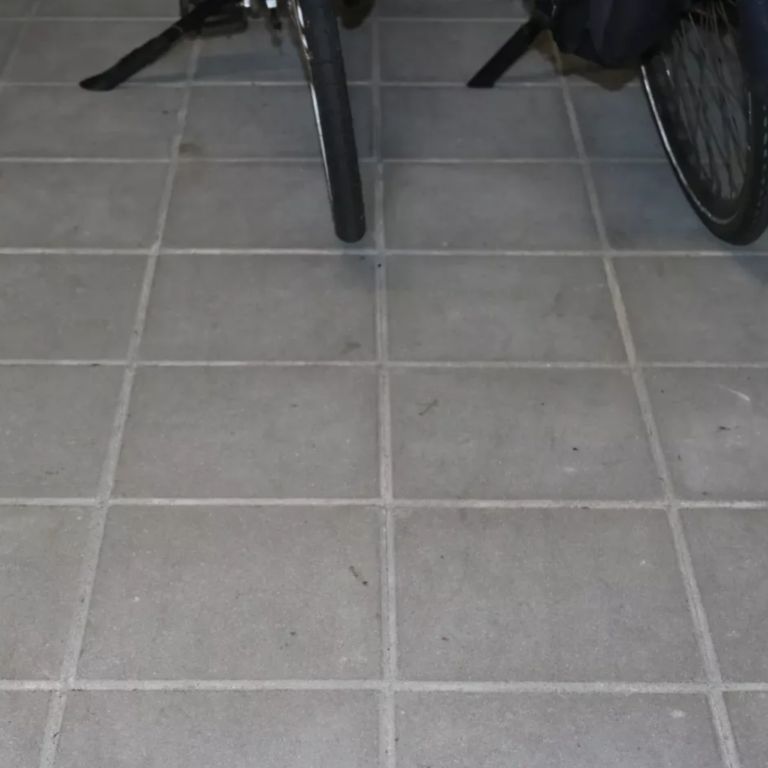 Betontegel 30x30x4,5 Grijs met facet HK-4