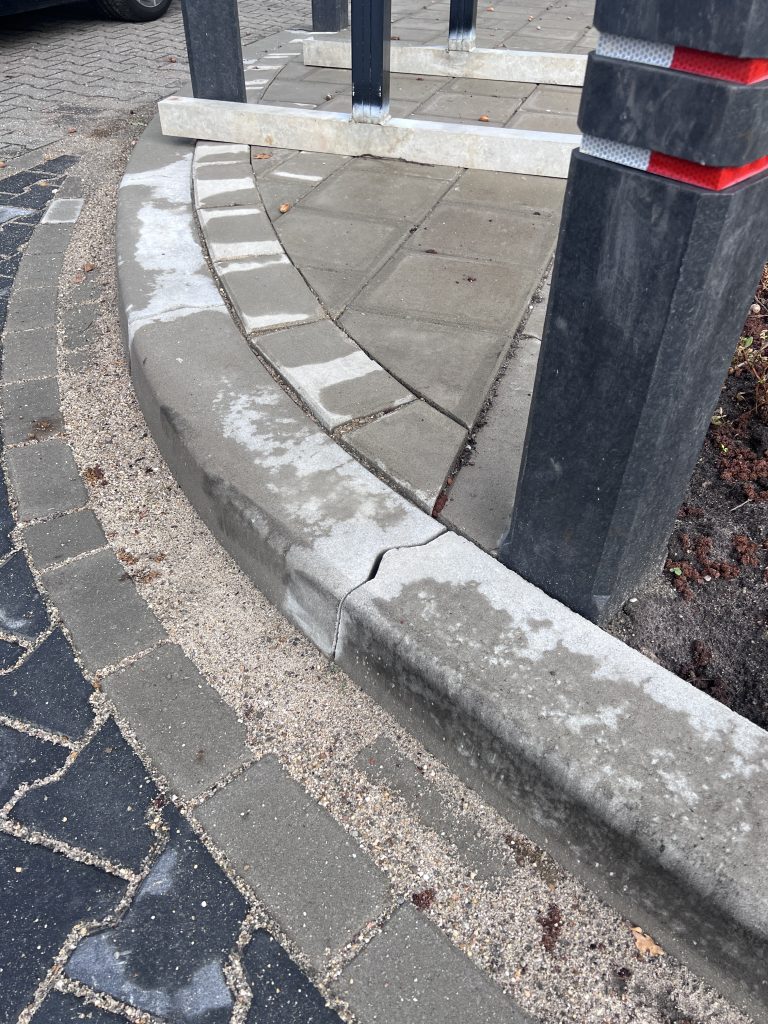 Trottoirband 18/20×25 beton grijs