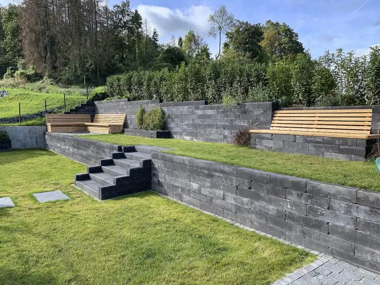 Stapelblokken in de tuin